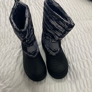 Kids Camouflage Winter Boots